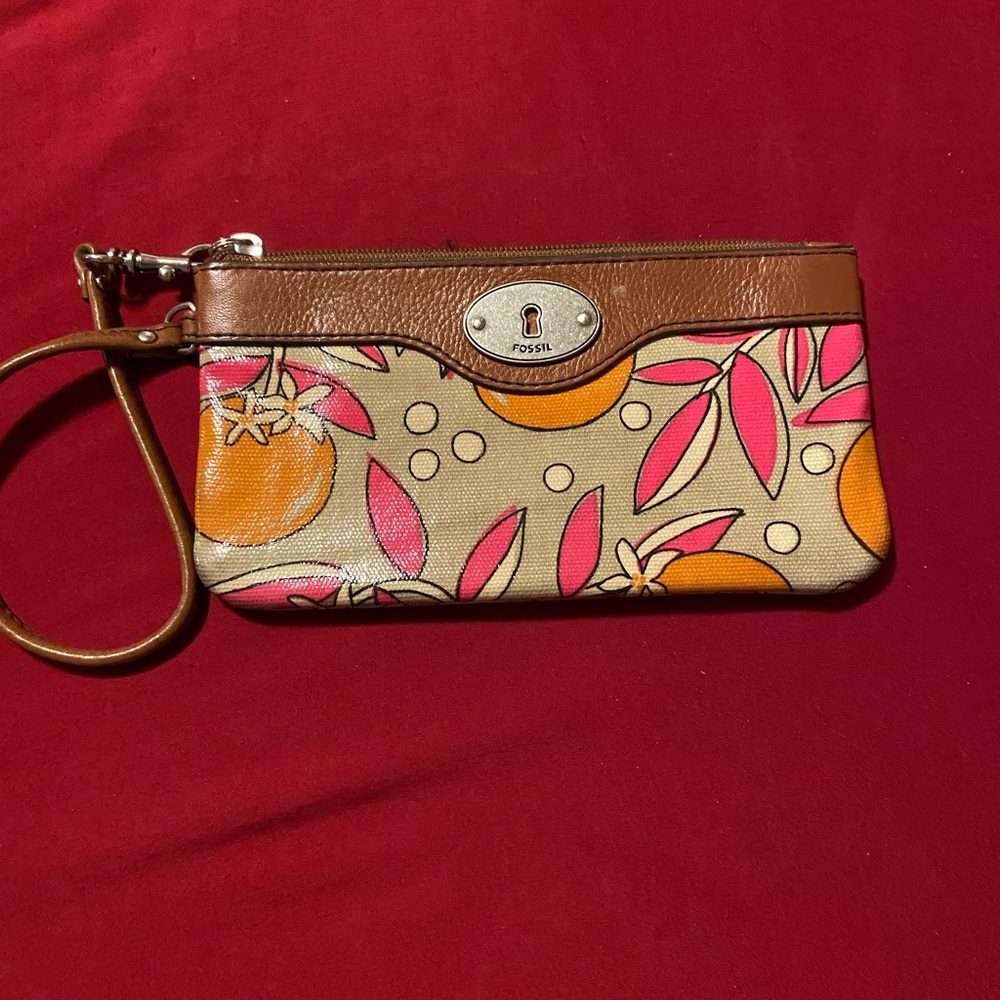 Fossil wristlet